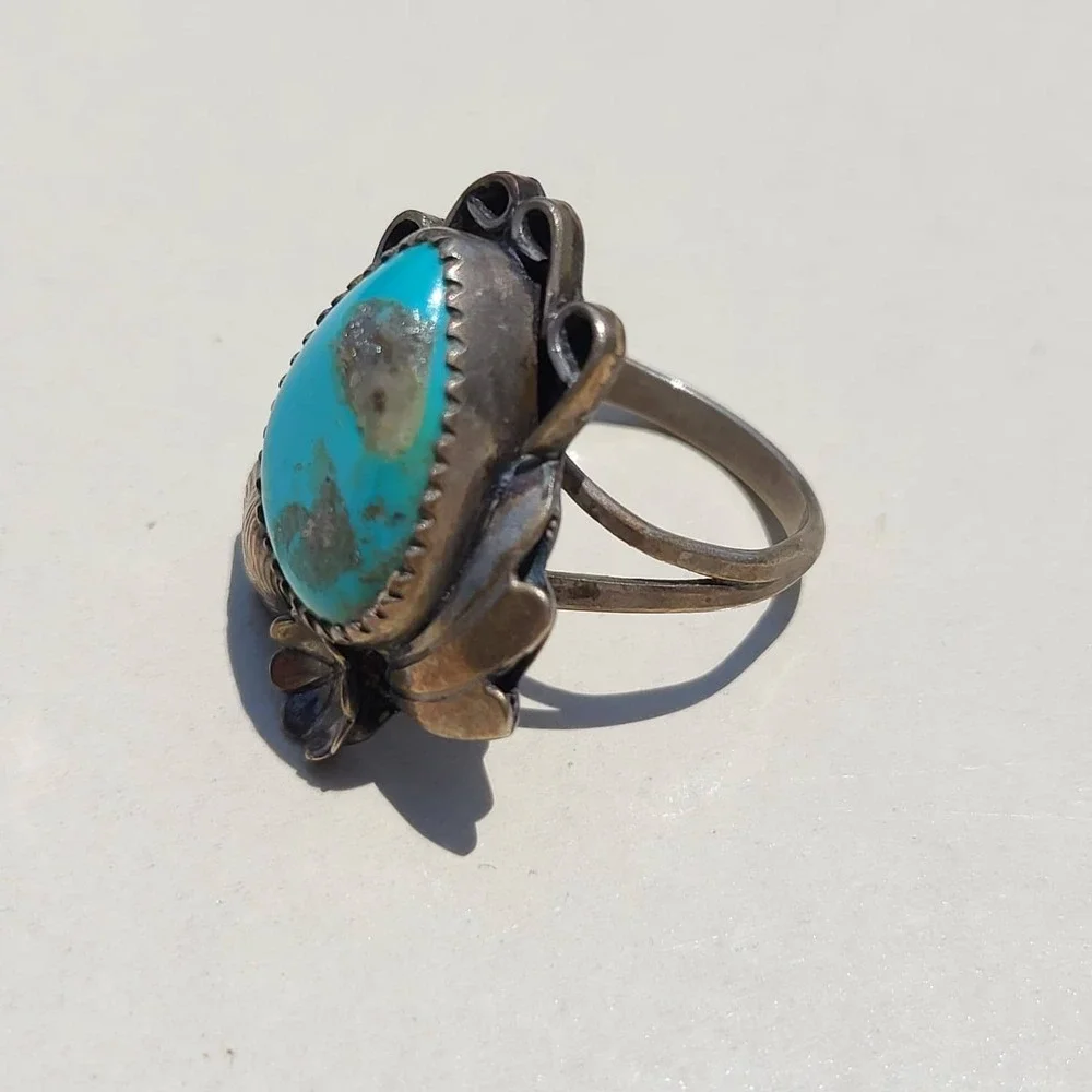Vintage Genuine Turquoise Ring Size 7.75 Blue Leaf Flower Southwestern